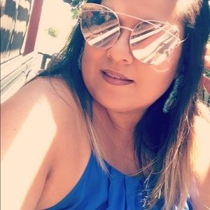 Meet your Posher, Lauren